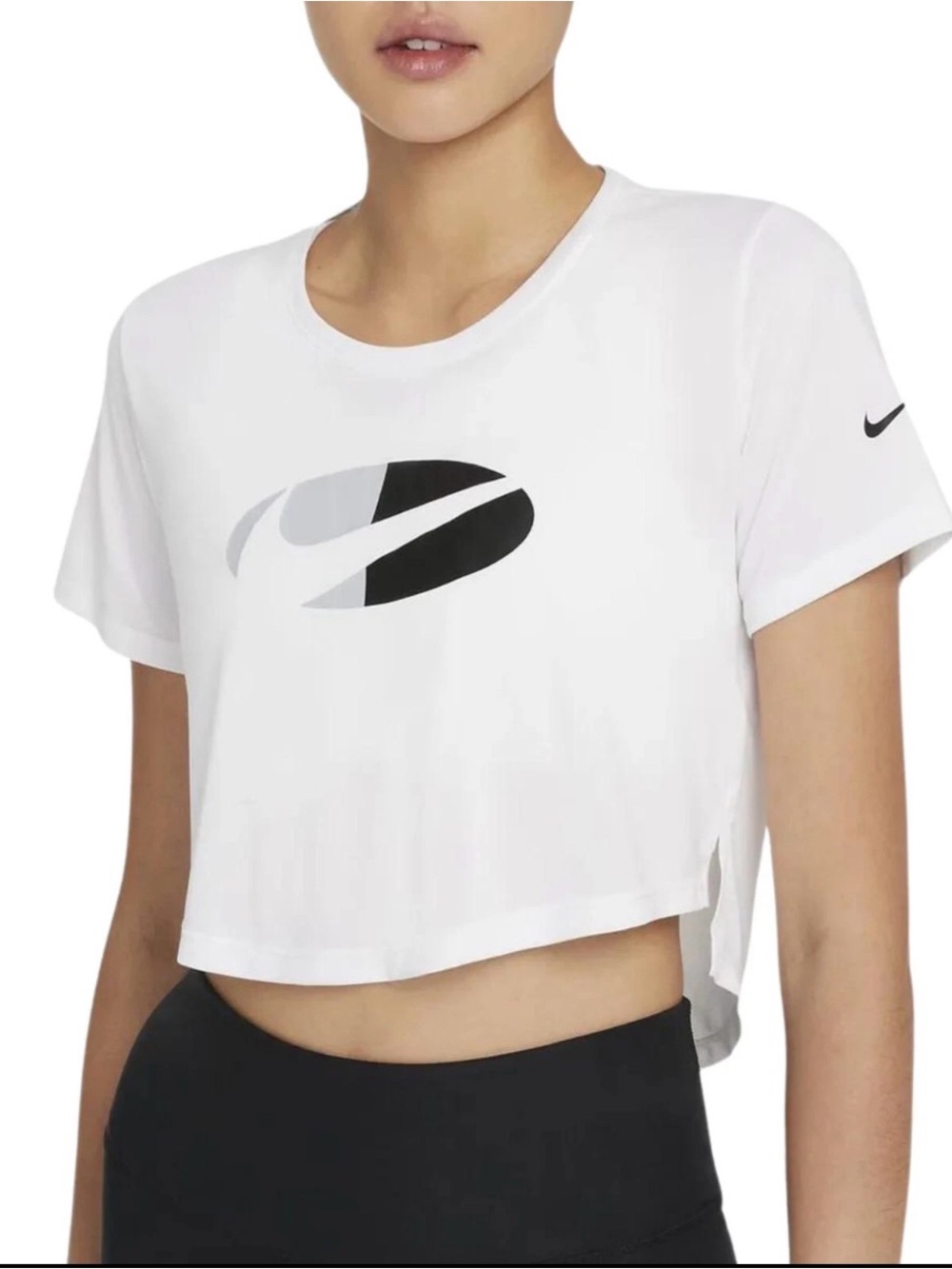 Nike Women’s Dri-Fit One Cropped Shirt. NWT